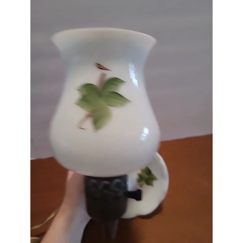 Vintage Ivy Hand Painted Milk Glass Wall Sconce Lamp Green Leaves‎ Works
